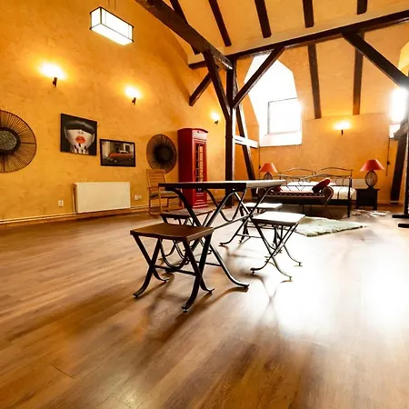 Appartement The Attic - Large Open-space In The Old Town Of Brasov, Minutes Away From The Black Church *
