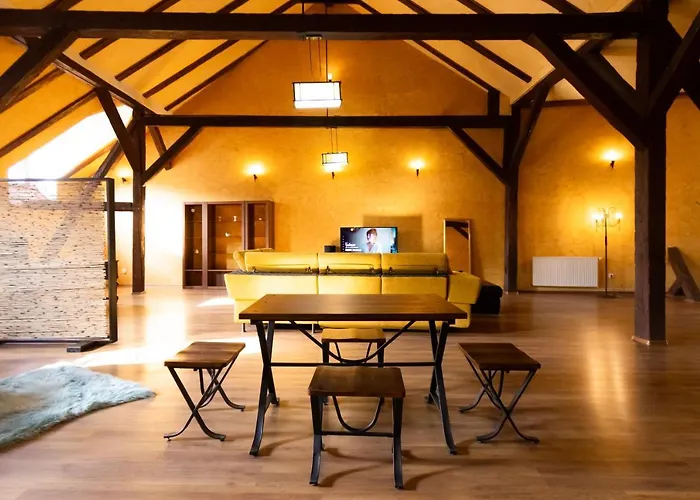 Apartment The Attic - Large Open-space In The Old Town Of Brasov, Minutes Away From The Black Church Brasov