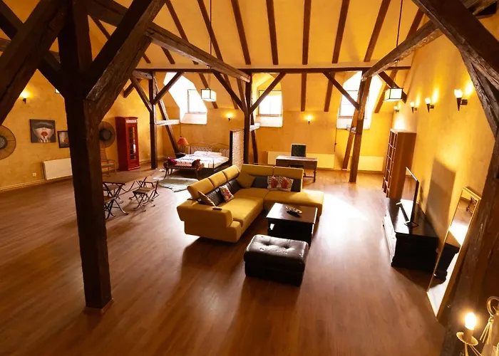 The Attic - Large Open-space In The Old Town Of Brasov, Minutes Away From The Black Church * Braşov